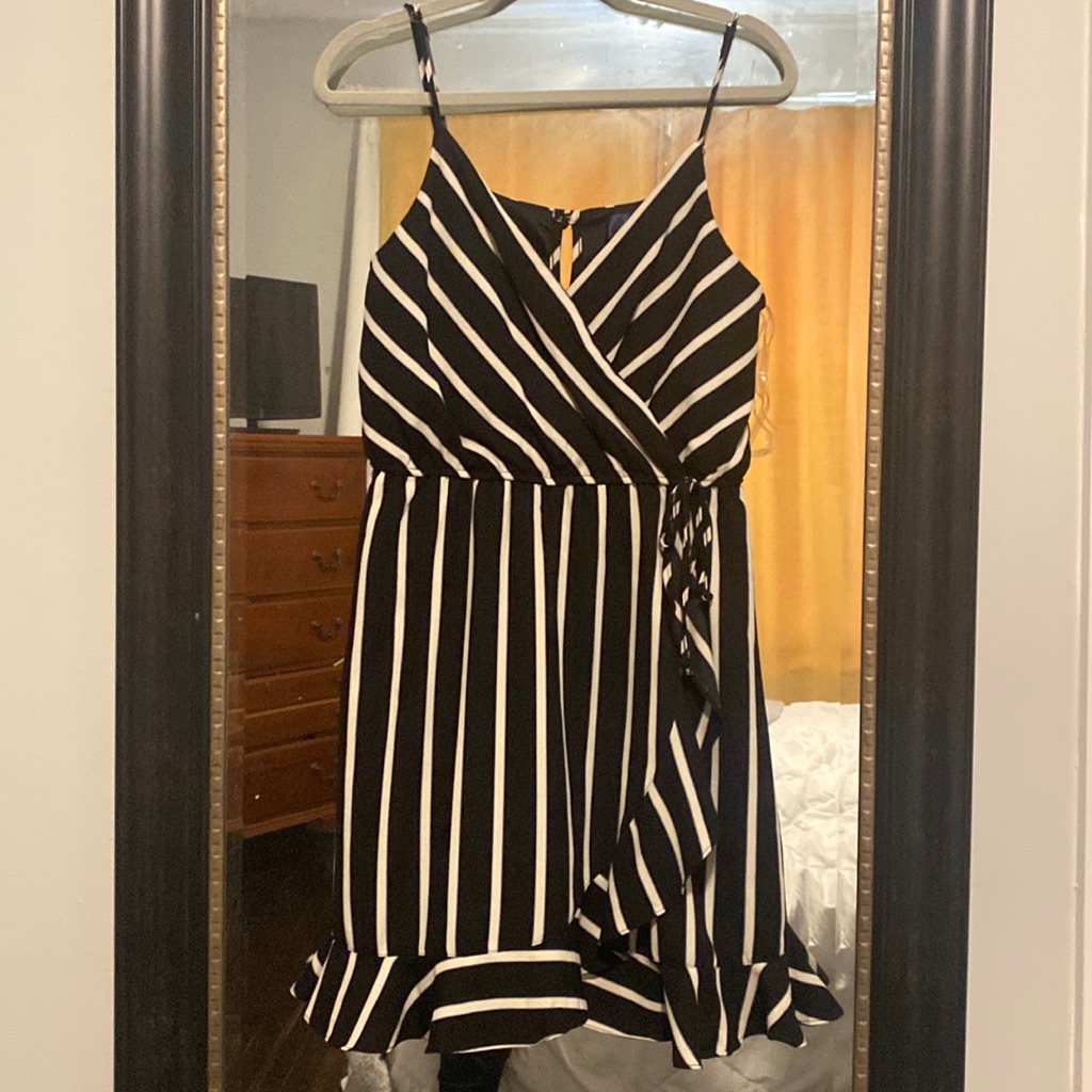 Romper That Looks Like Dress Size Large Worn Once